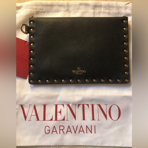 Valentino Handbags - Gorgeous VALENTINO Rockstud Envelope Pouch NWT